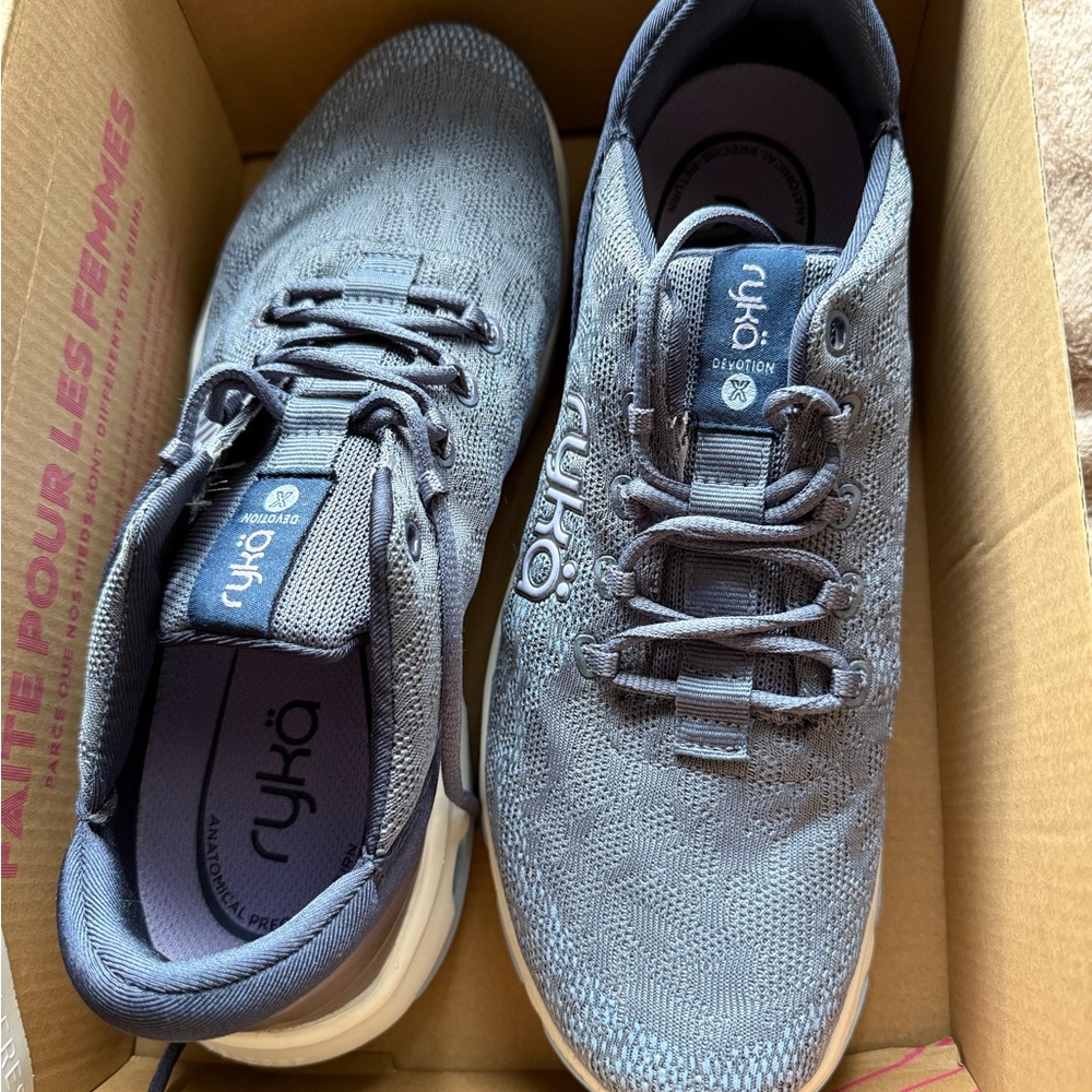 Women’s Ryka blue sneakers size 8.5